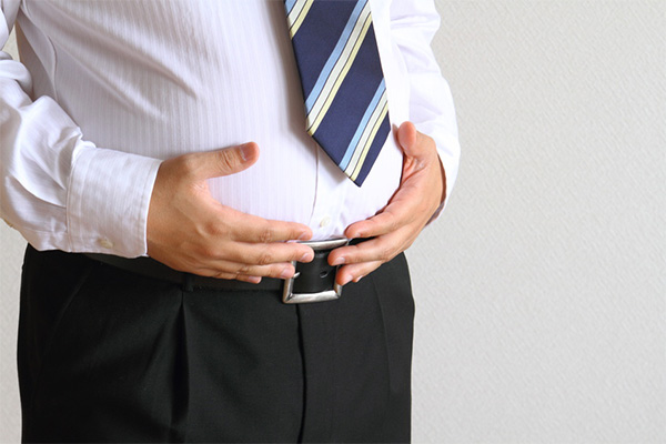 肥満体型の男性